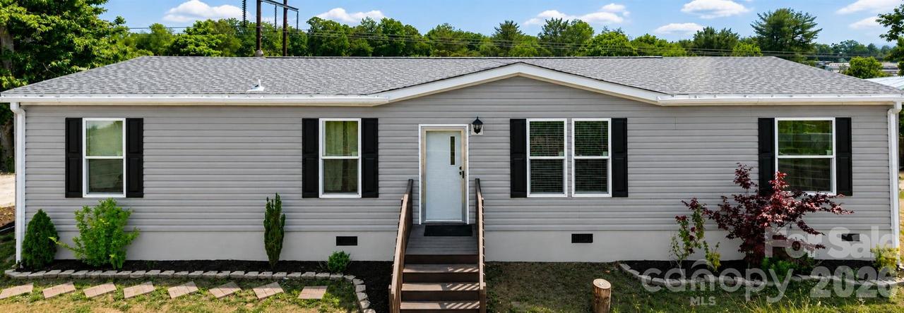 84 Hazelwood Rd., Asheville, NC 28806