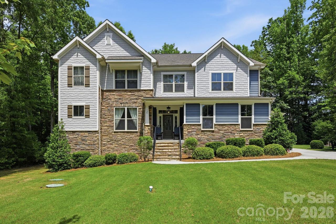 125 Sweet Grass Ln., Mooresville, NC 28115