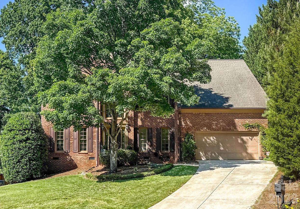 5309 Shasta Hill Ct., Charlotte, NC 28211
