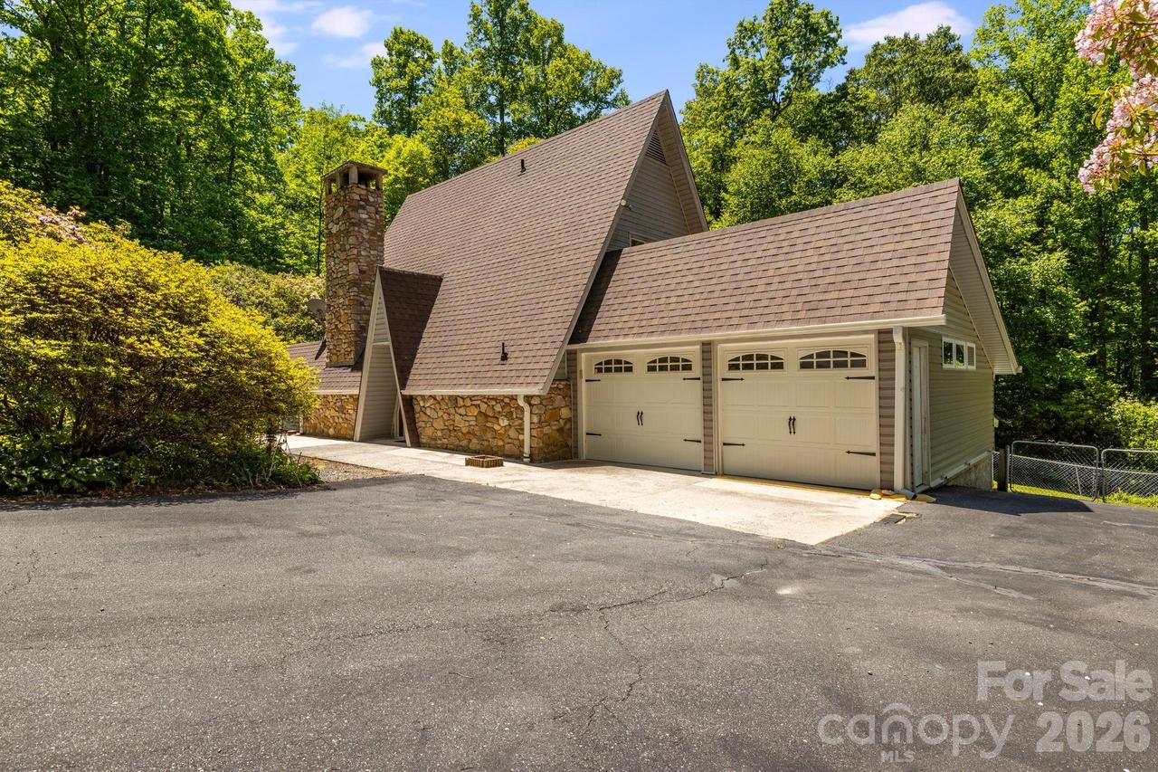 45 Echo Hills Dr., Fairview, NC 28730