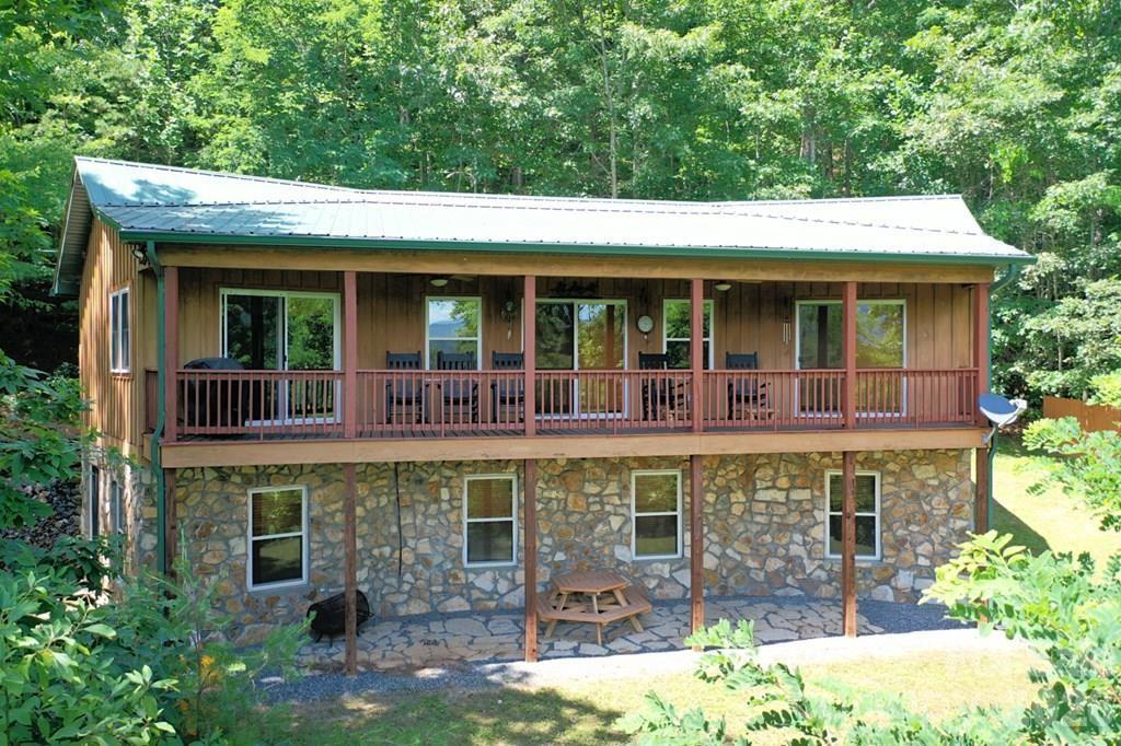 470 Bear Ridge Rd., Tuckasegee, NC 28783