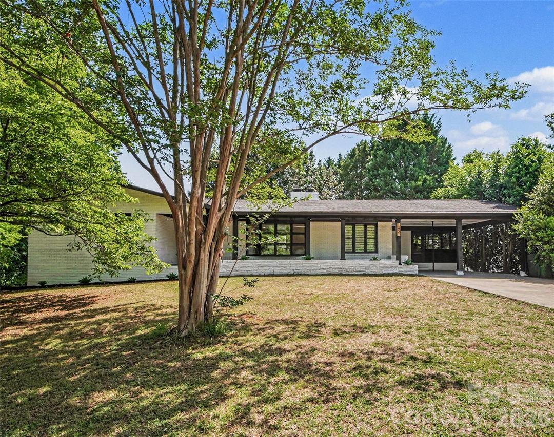 1831 Elizabeth Oaks Ave., Charlotte, NC 28216