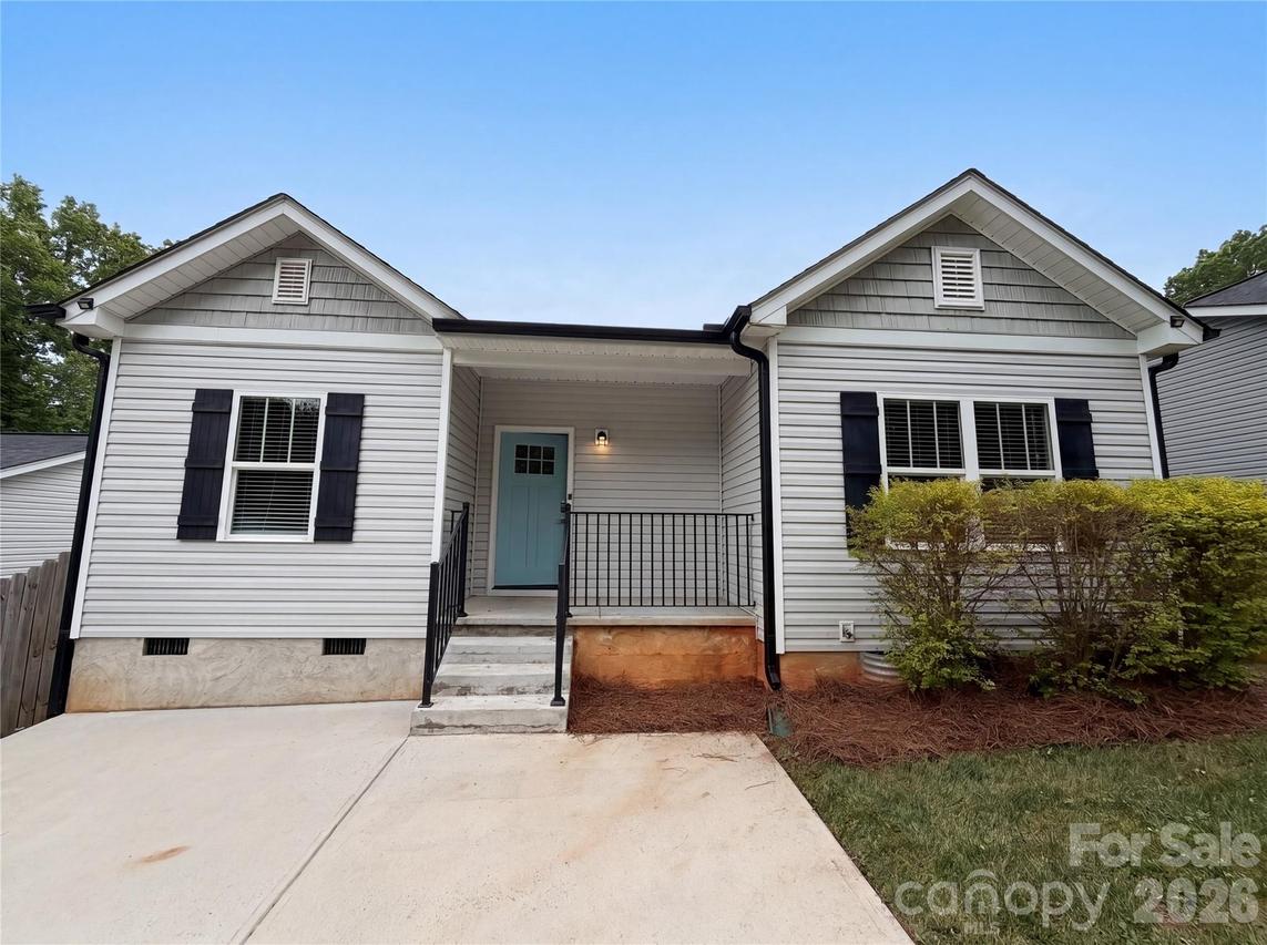 5704 Woodard St., Charlotte, NC 28269