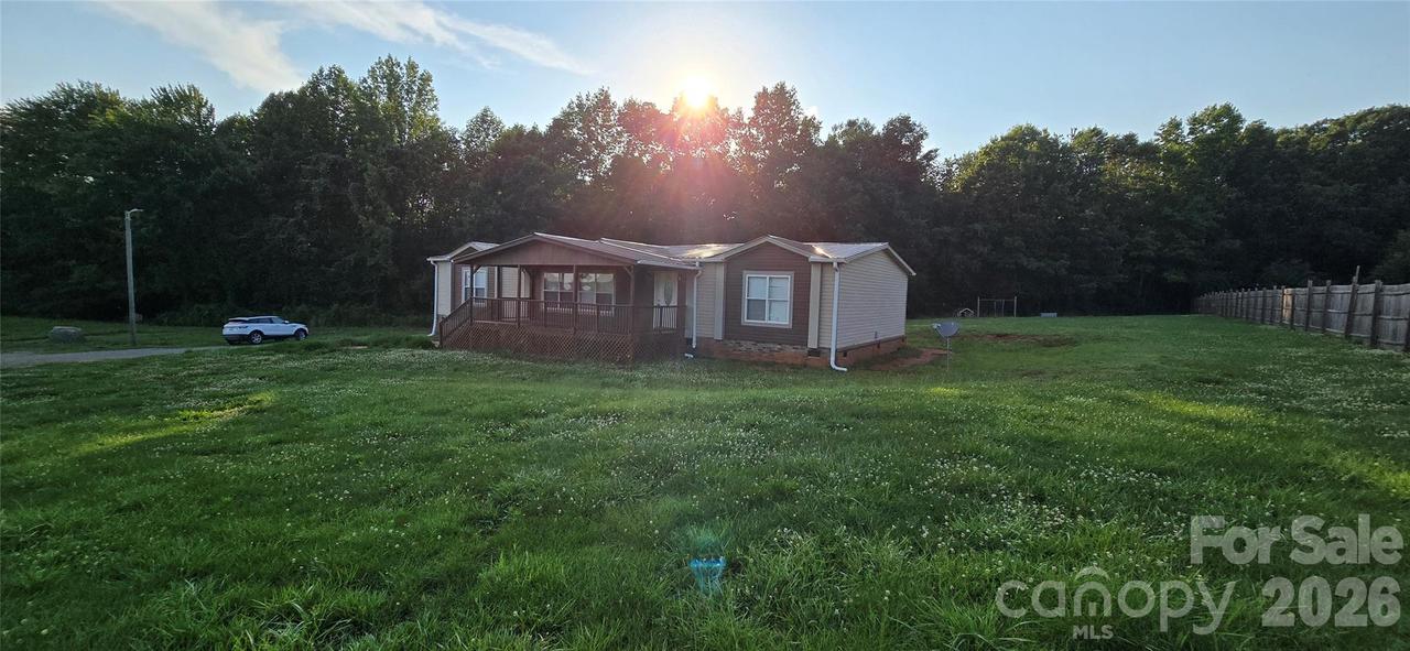78 Buck Branch Rd., Mill Spring, NC 28756