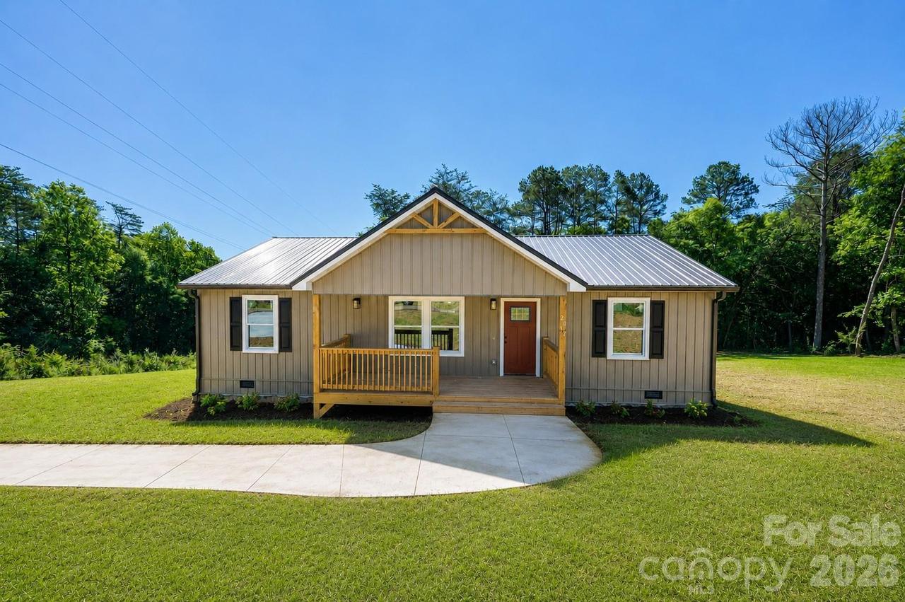 2017 Bailey Dr., Hickory, NC 28601
