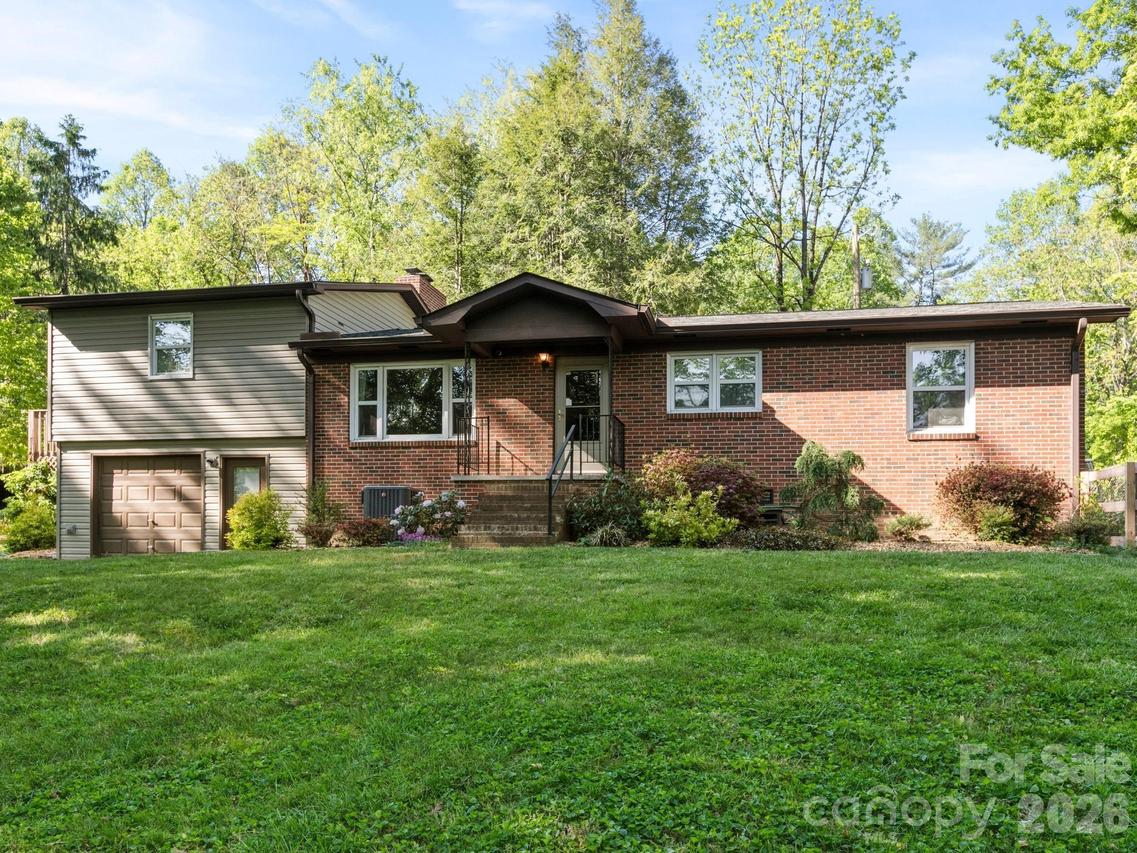 97 Columbia Cir., Hendersonville, NC 28792