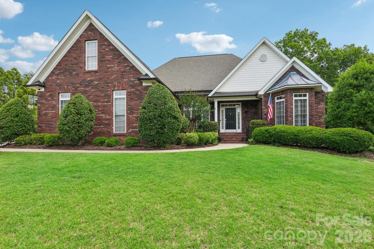 8576 Cabot Ct., Harrisburg, NC 28075