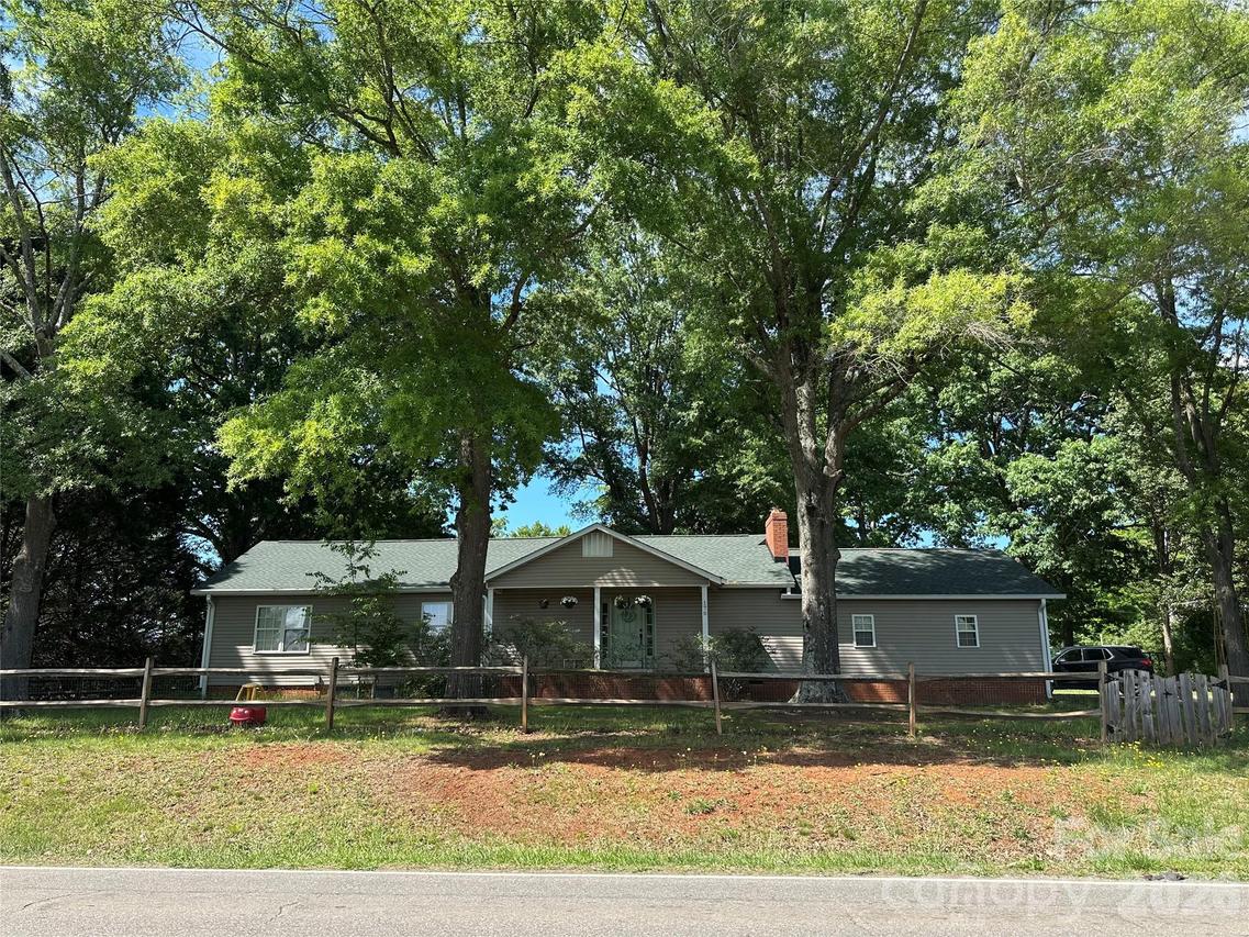 170 Scotts Creek Rd., Statesville, NC 28625