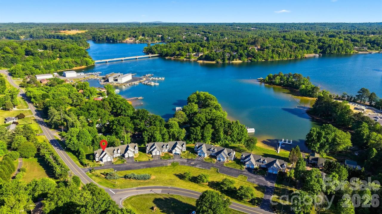 19 Heron Cove Loop #B, Hickory, NC 28601