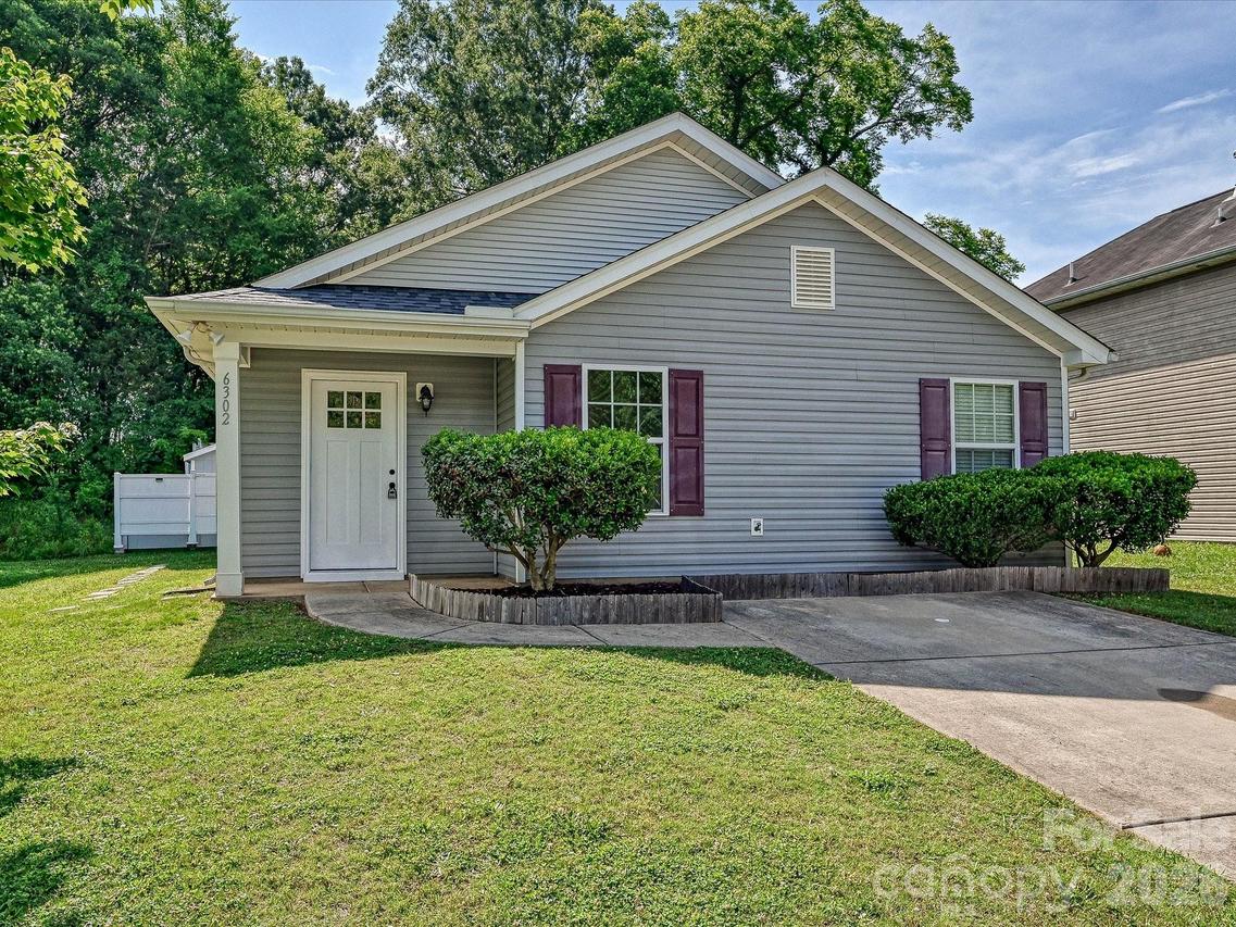 6302 Summerour Pl., Charlotte, NC 28214