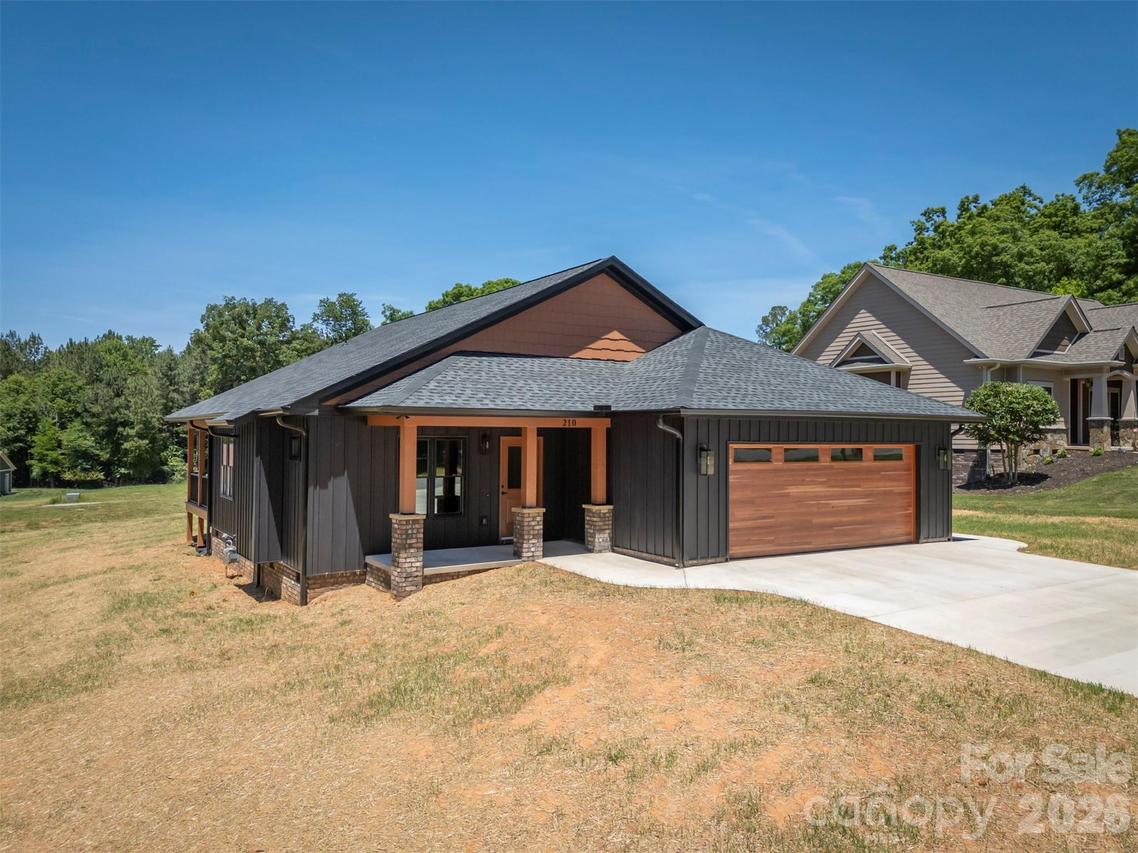 210 Westwood Dr., Forest City, NC 28043