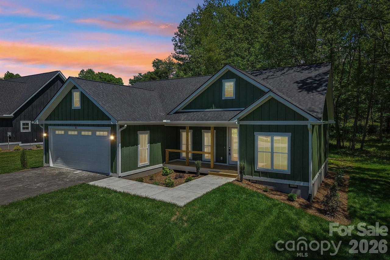 36 Haywood Crossing Dr., Hendersonville, NC 28791