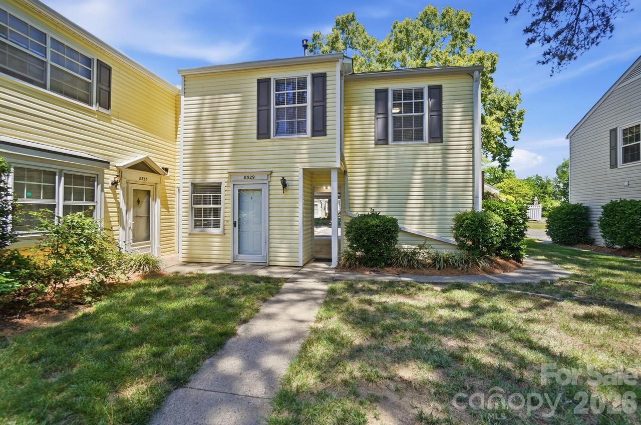 8529 Castle Pine Ct., Charlotte, NC 28226