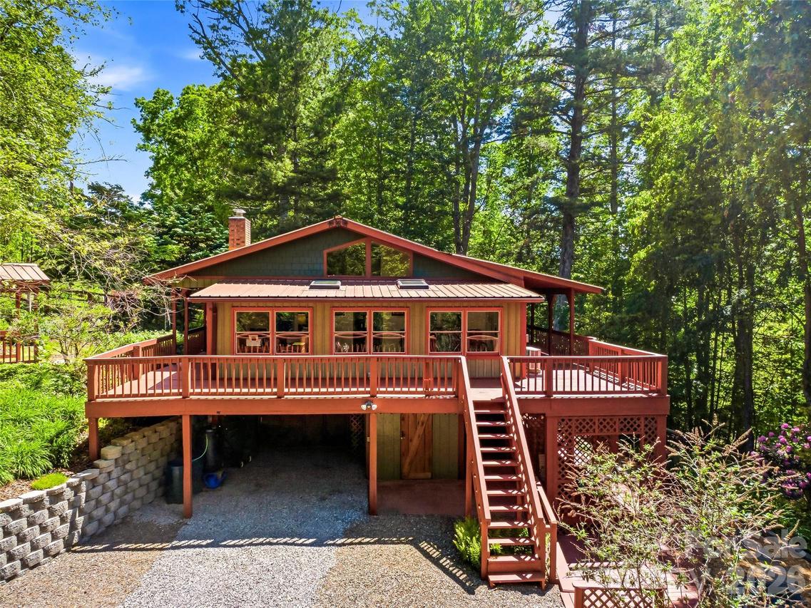 200 River Ridge Dr., Burnsville, NC 28714
