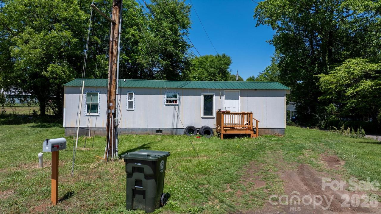 120 E 13th St., Newton, NC 28658