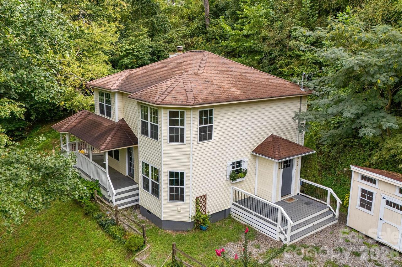 747 Osborne Rd., Clyde, NC 28721