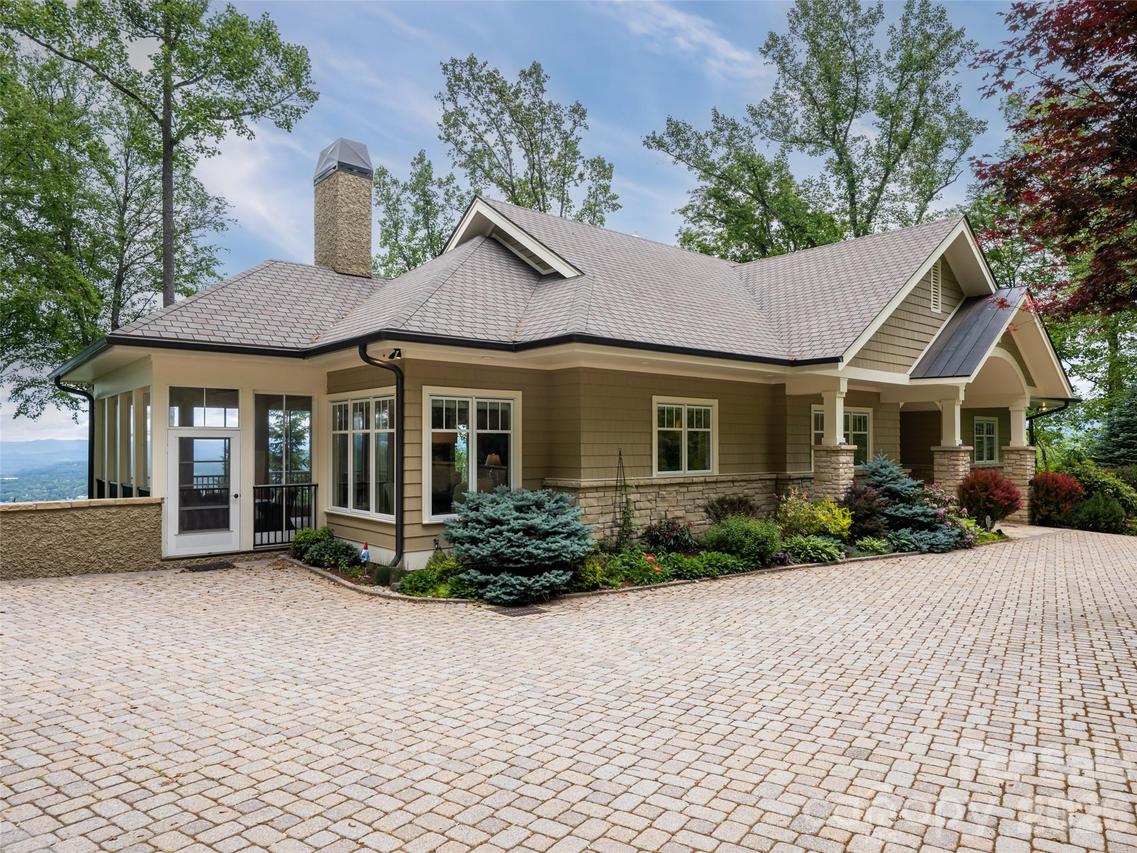 29 Elk Ridge Dr., Asheville, NC 28804