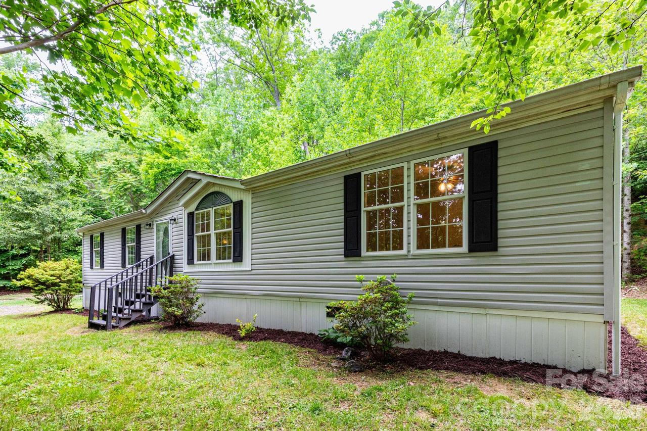 61 Blue Mountain Rd., Fairview, NC 28730