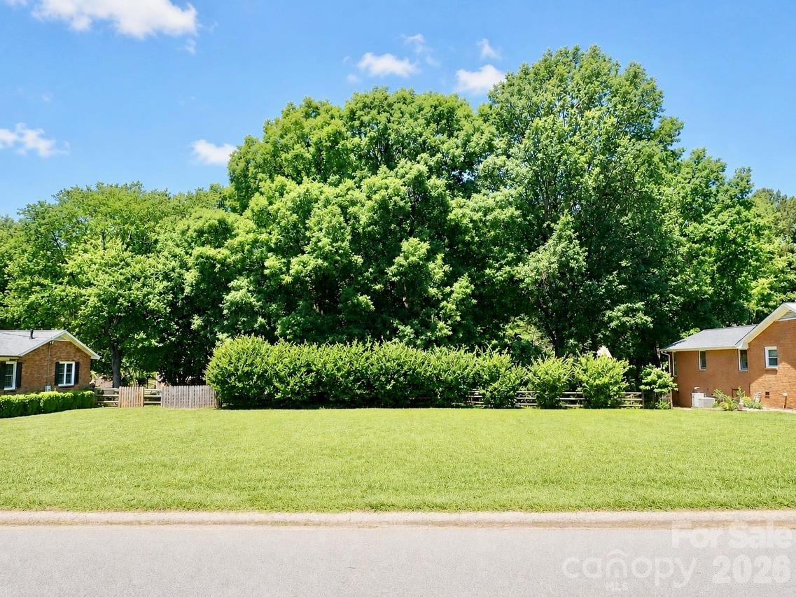 19832 Floral Ln., Cornelius, NC 28031