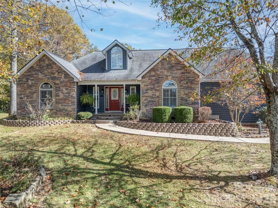 1340 Macedonia Rd., Saluda, NC 28773