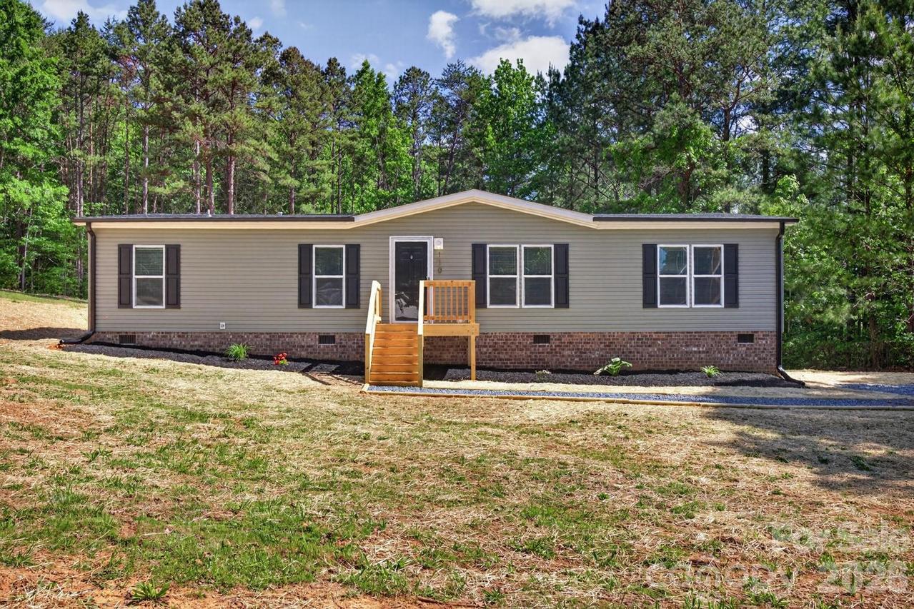 170 Harvick Ln., Lexington, NC 27292