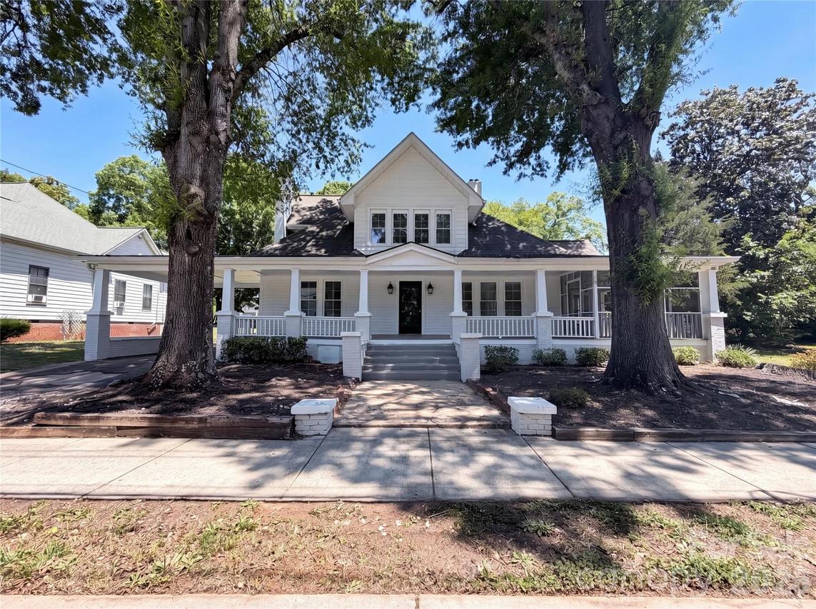 329 W Mclelland Ave., Mooresville, NC 28115