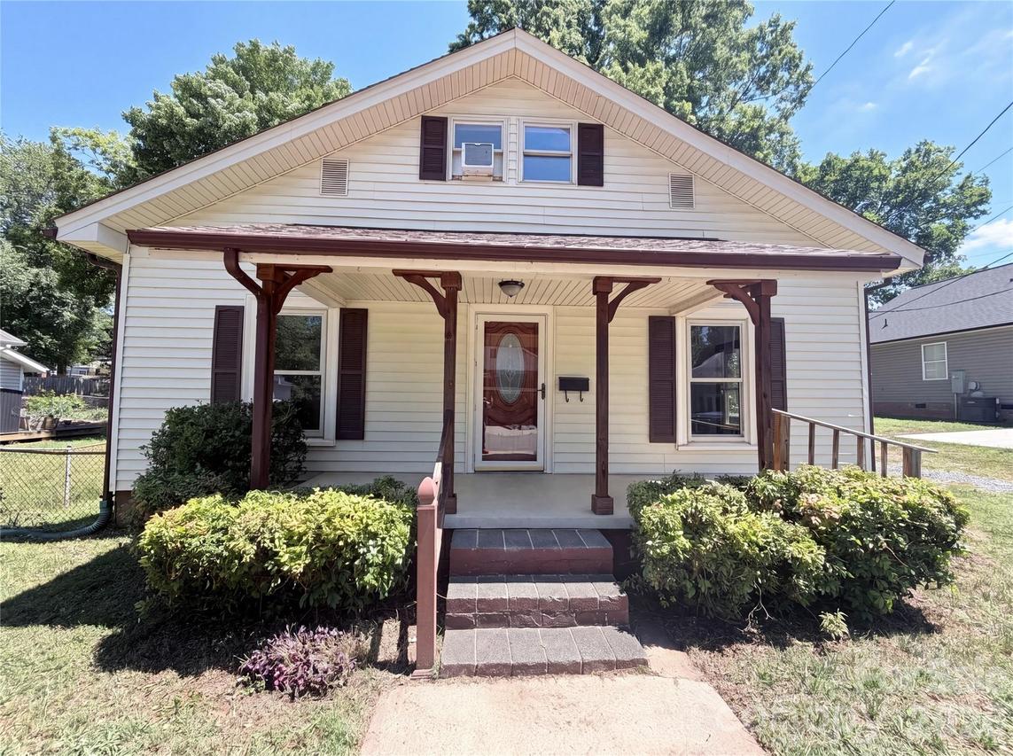 406 Dingler Ave., Mooresville, NC 28115