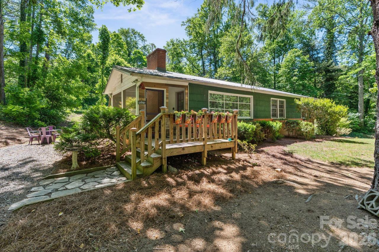 281 Rose Hill Rd., Asheville, NC 28803