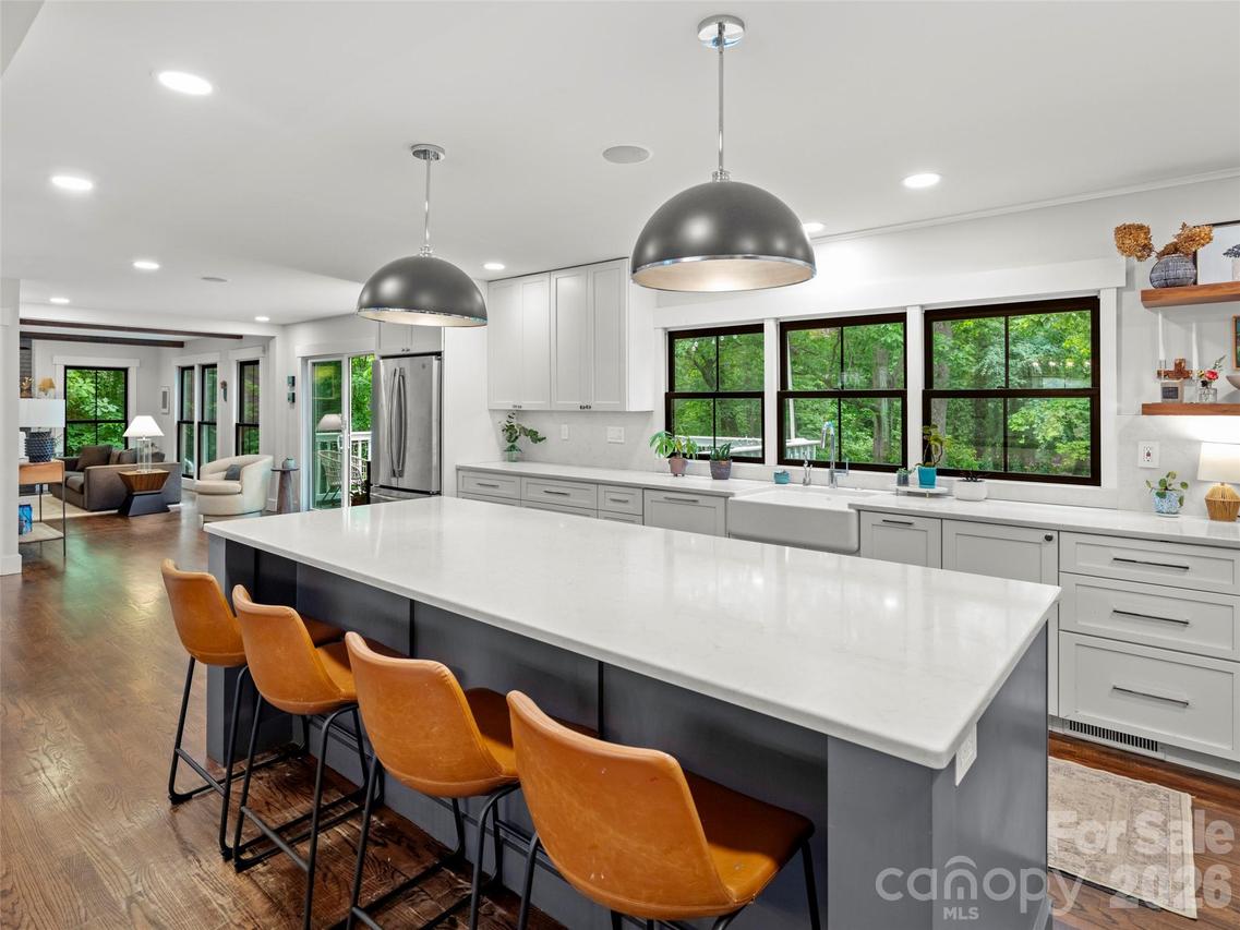 1130 New Castle Ct., Asheville, NC 28803