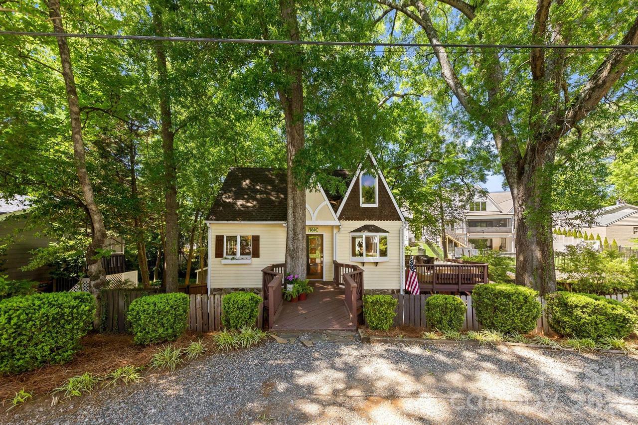 1512 Ideal Way, Charlotte, NC 28203