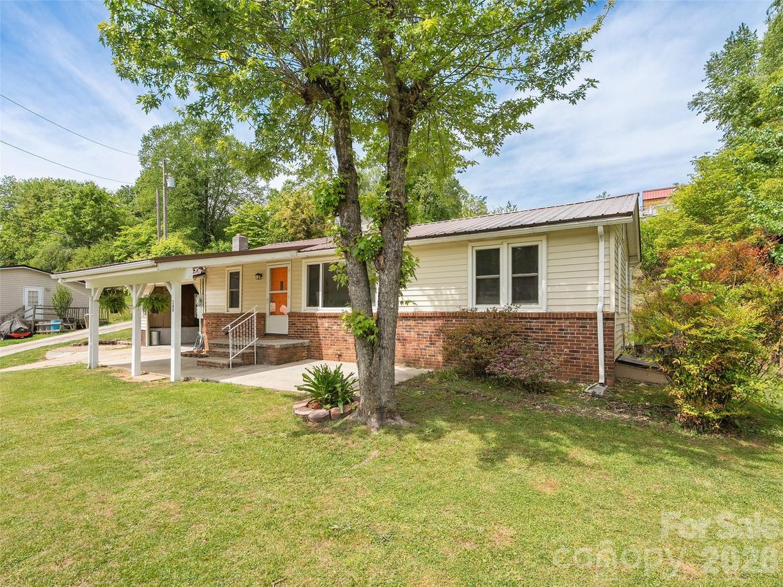 160 Cooper St., Canton, NC 28716