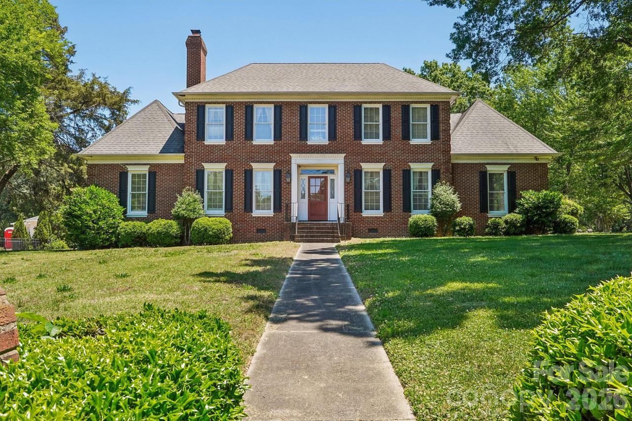 2231 Richardson Dr., Charlotte, NC 28211