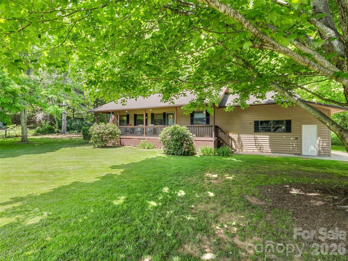 165 Clearwater Dr., Waynesville, NC 28785
