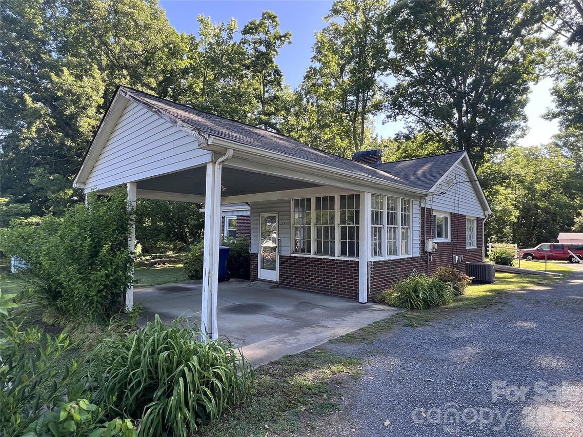209 S Roxford Rd., Kings Mountain, NC 28086