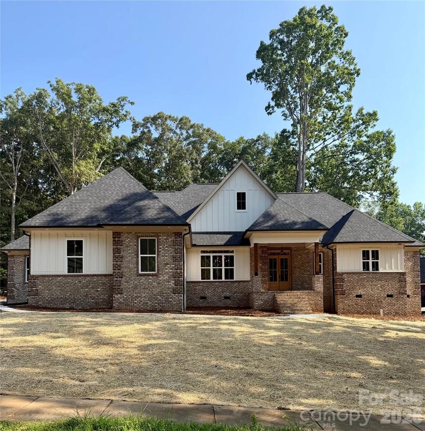 207 Kingsbridge Rd., Salisbury, NC 28144