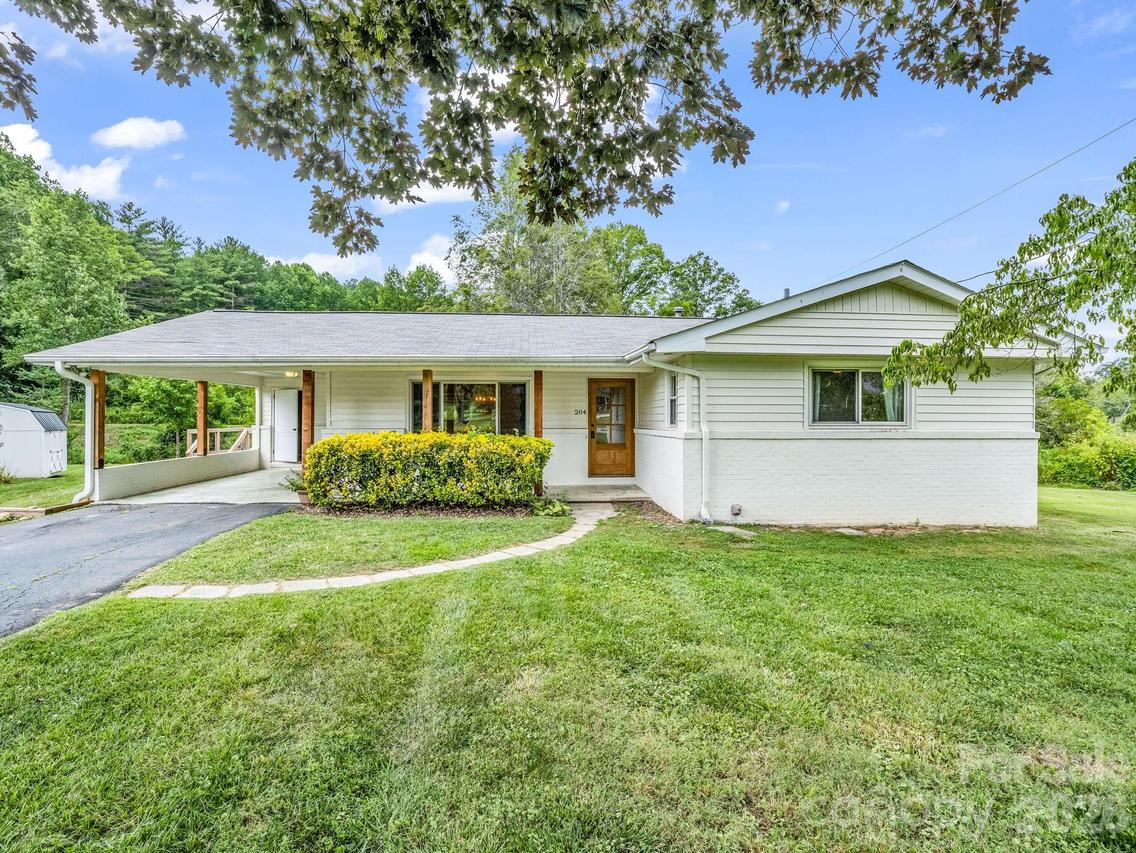 204 Jeff St., Hendersonville, NC 28739
