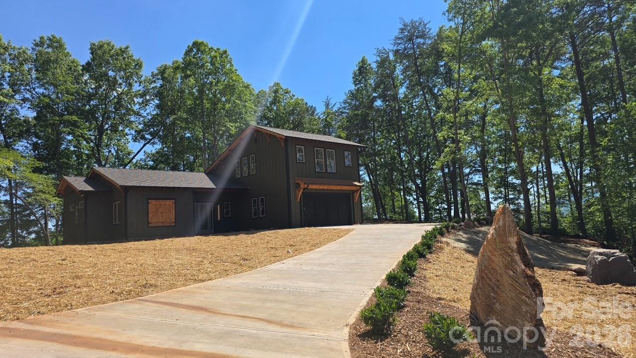 121 Deer Jump Tr., Lake Lure, NC 28746