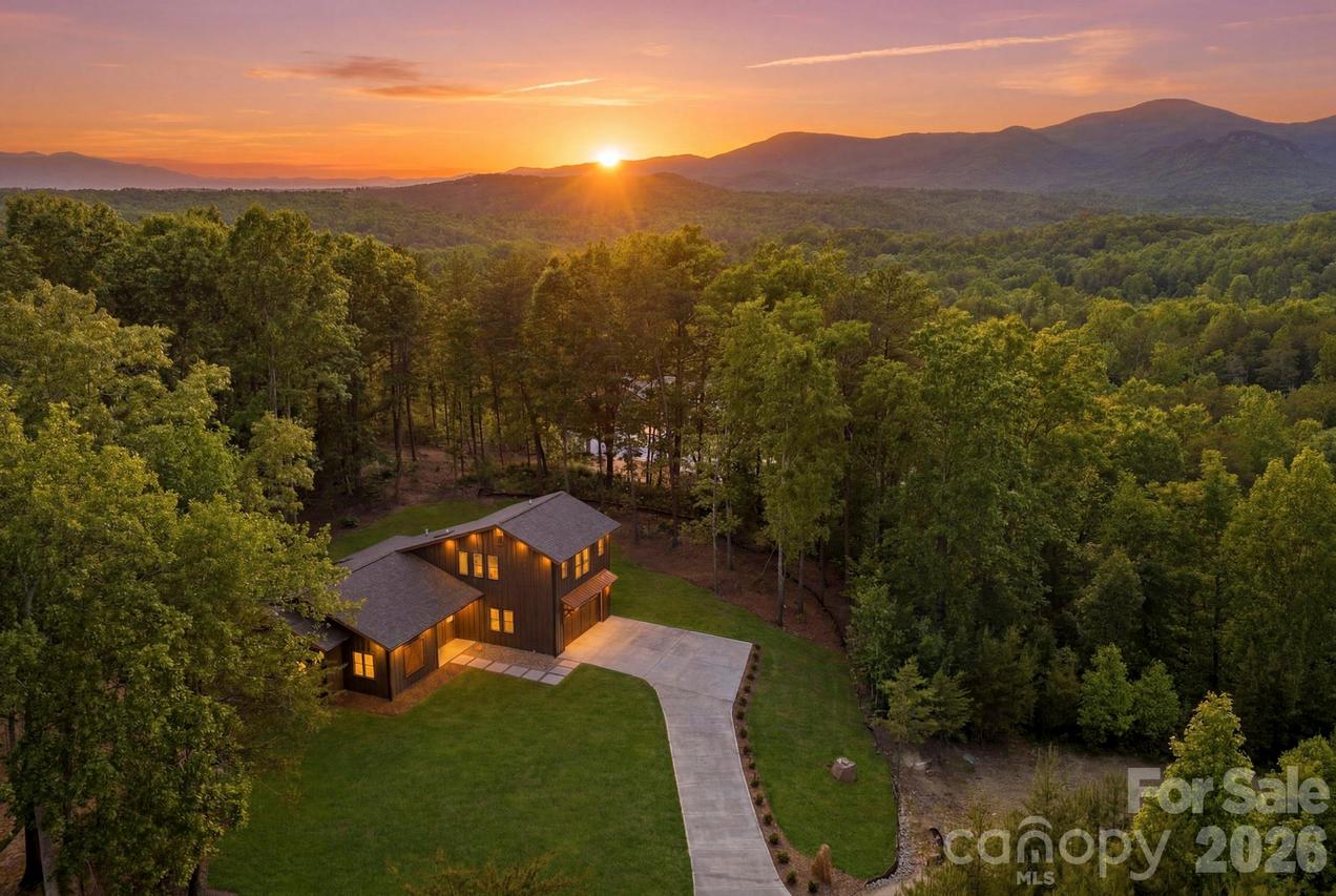121 Deer Jump Tr., Lake Lure, NC 28746