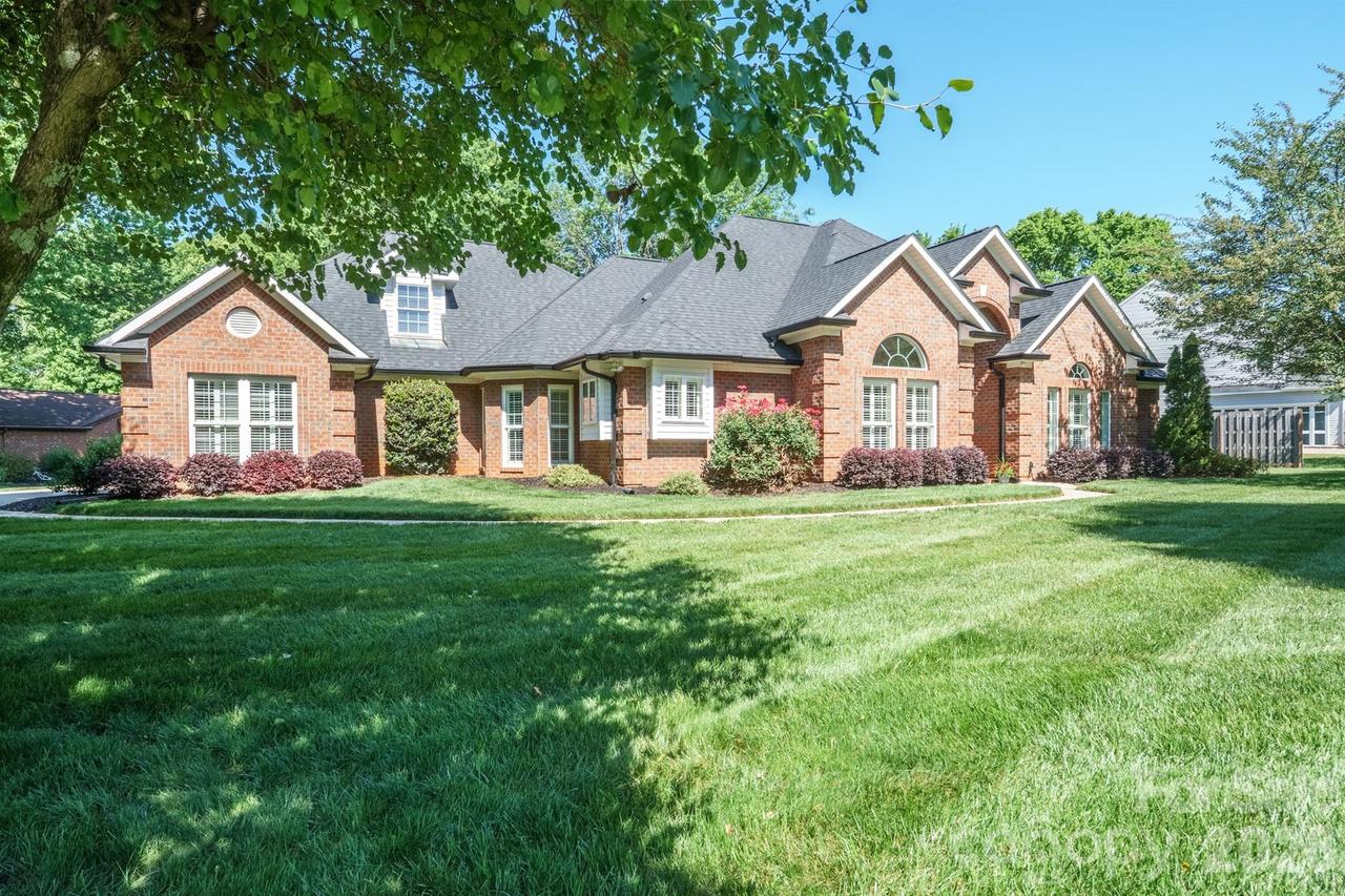 5639 Gristmill Ln., Mint Hill, NC 28227
