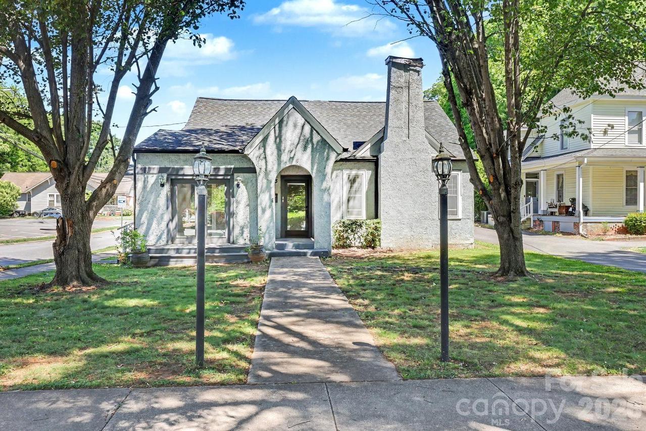 503 E Broad St., Statesville, NC 28677