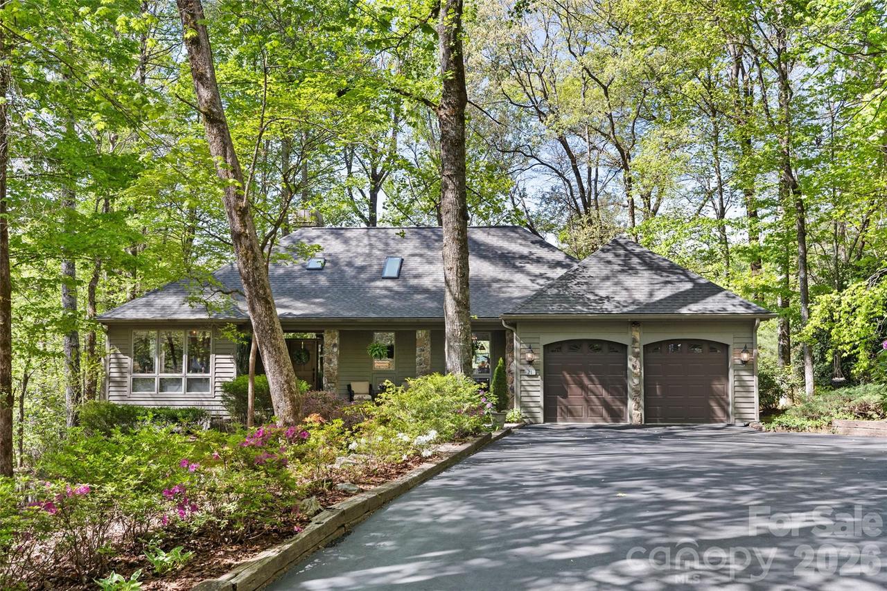 21 Laurel Wood Ct., Sapphire, NC 28774