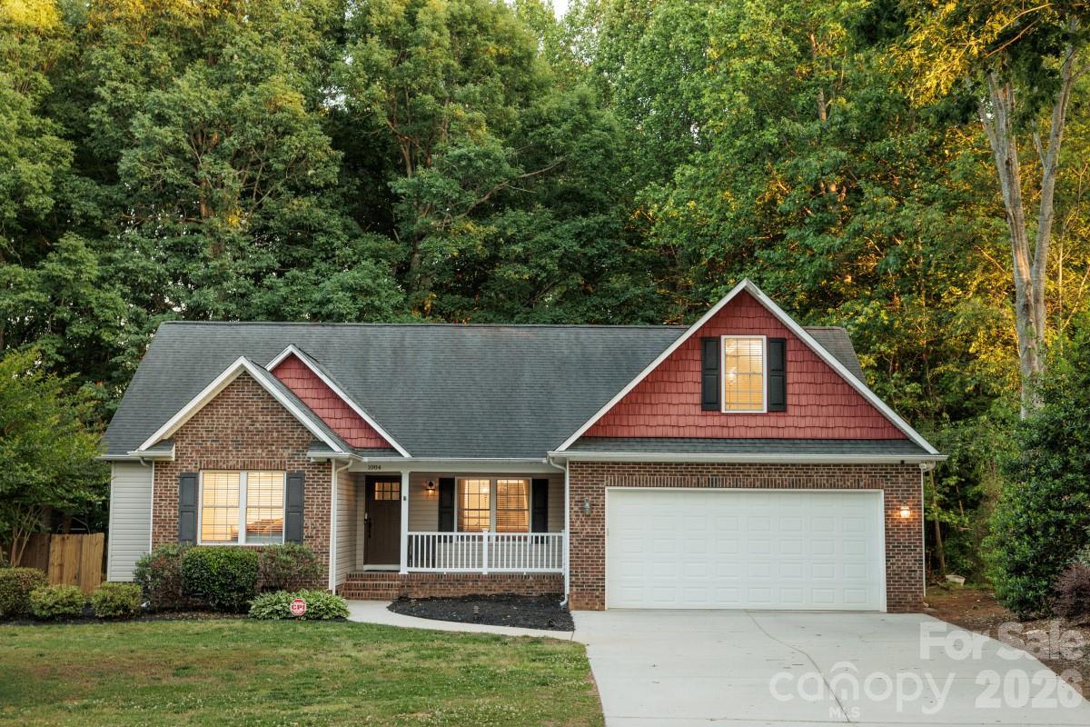 1084 Castlebrook Dr., Salisbury, NC 28146