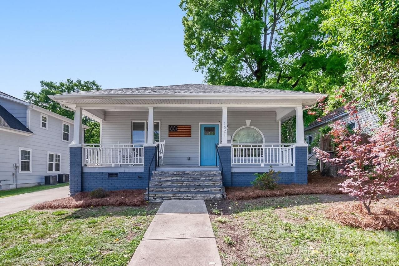 1521 Hawthorne Ln., Charlotte, NC 28205