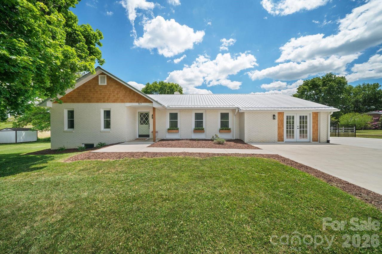 97 Paul Holland Rd., Canton, NC 28716