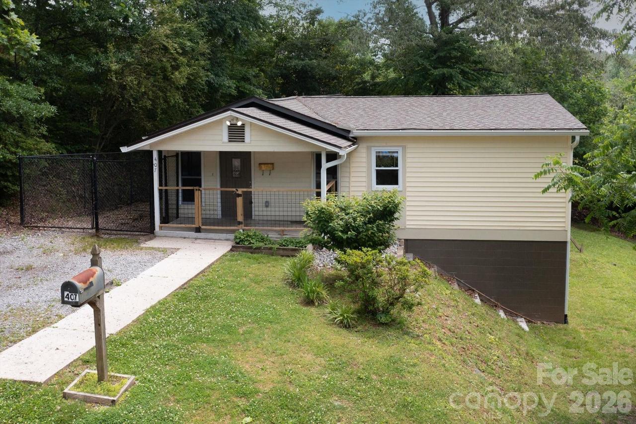 407 W Main St., Brevard, NC 28712