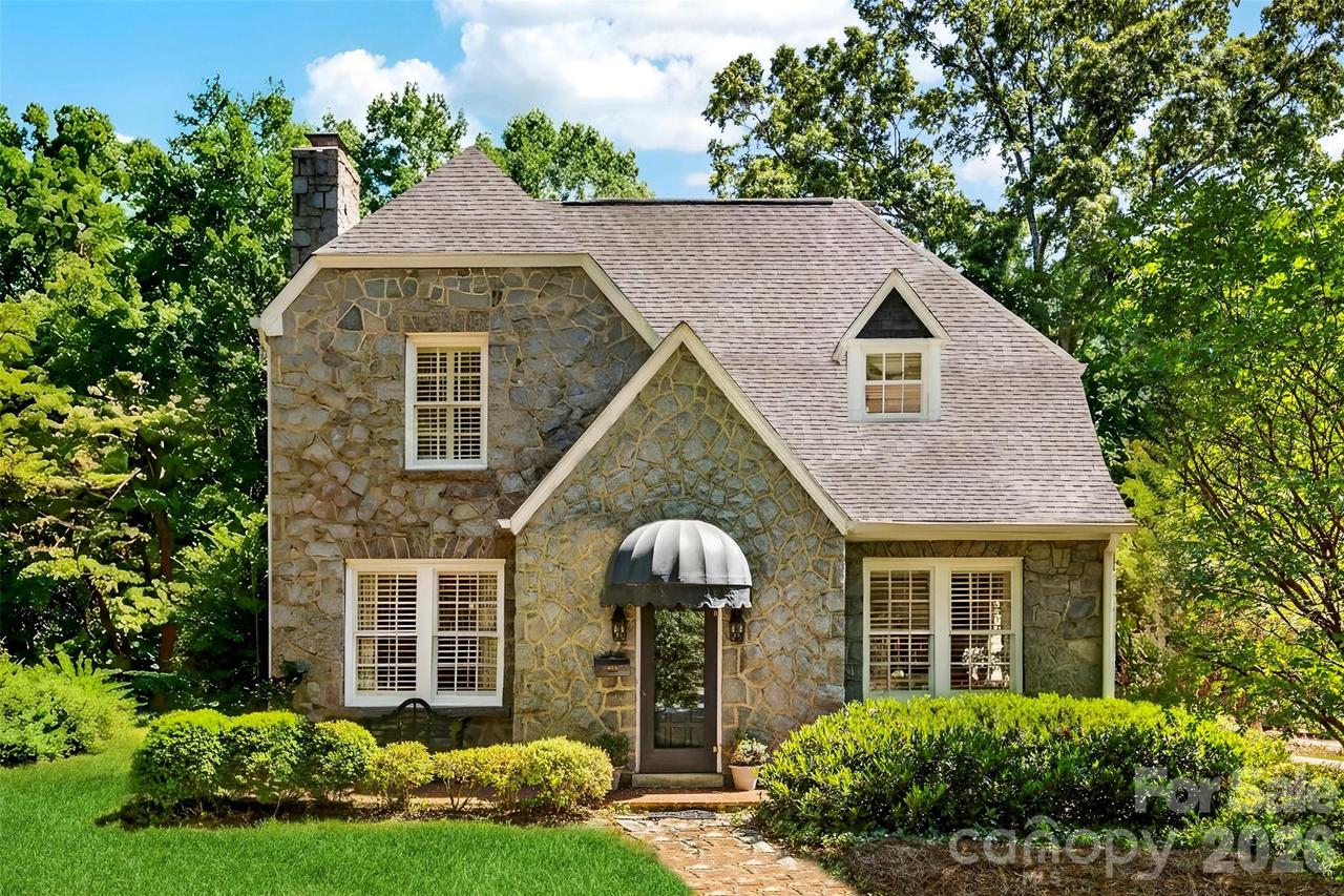 1211 S Belvedere Ave., Gastonia, NC 28054