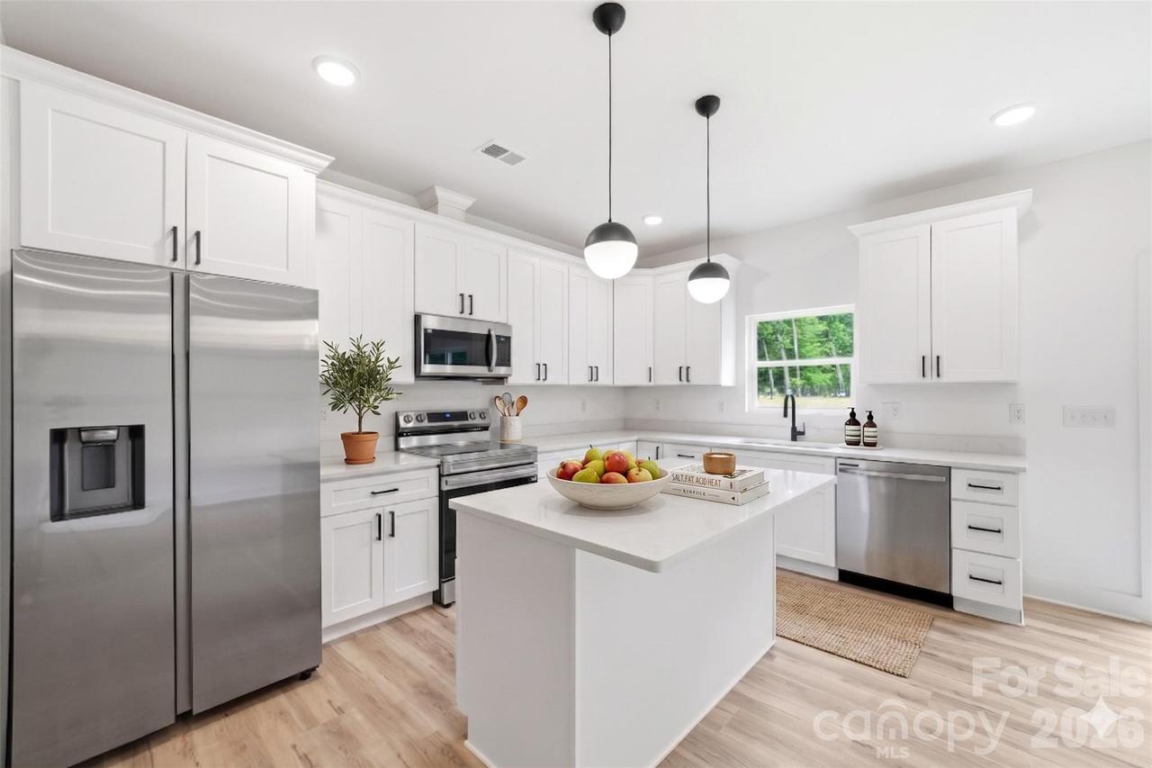 3272 Fairview Dr., Gastonia, NC 28052