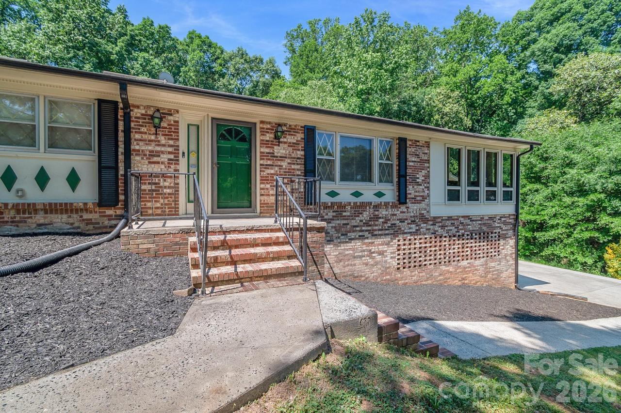 1549 Cecelia Dr., Gastonia, NC 28054