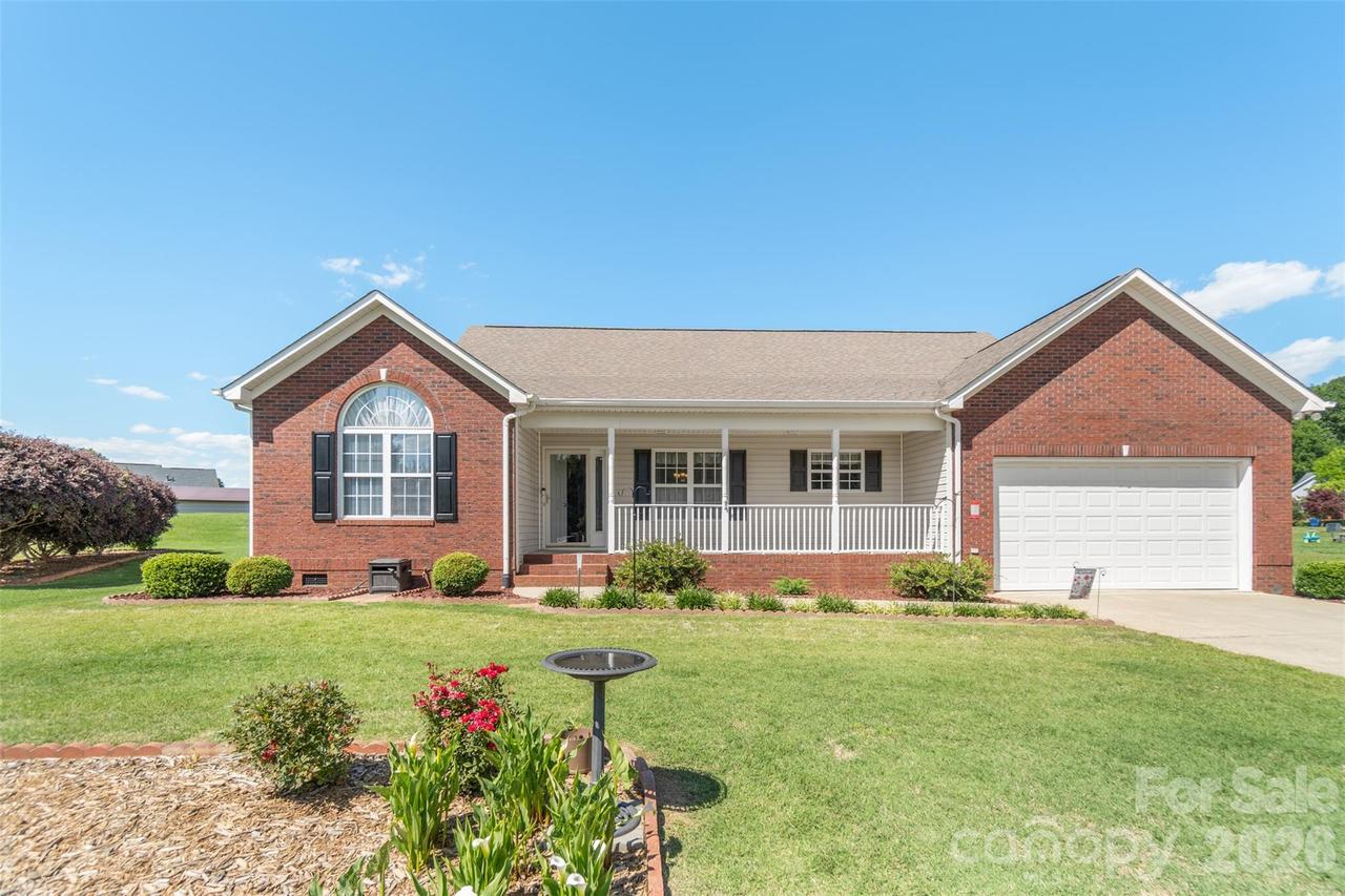 202 Big Dipper Ct., Wingate, NC 28174