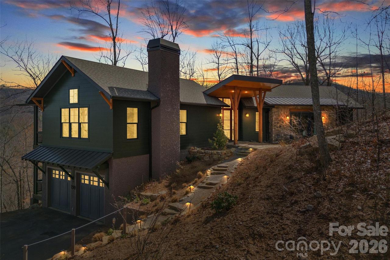 159 Settings Blvd., Black Mountain, NC 28711
